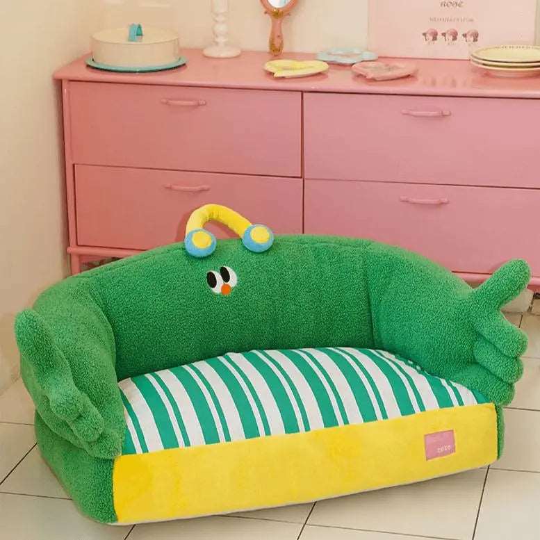 Pet Couch Bed - Lush Green Sofa for Stylish Comfort
